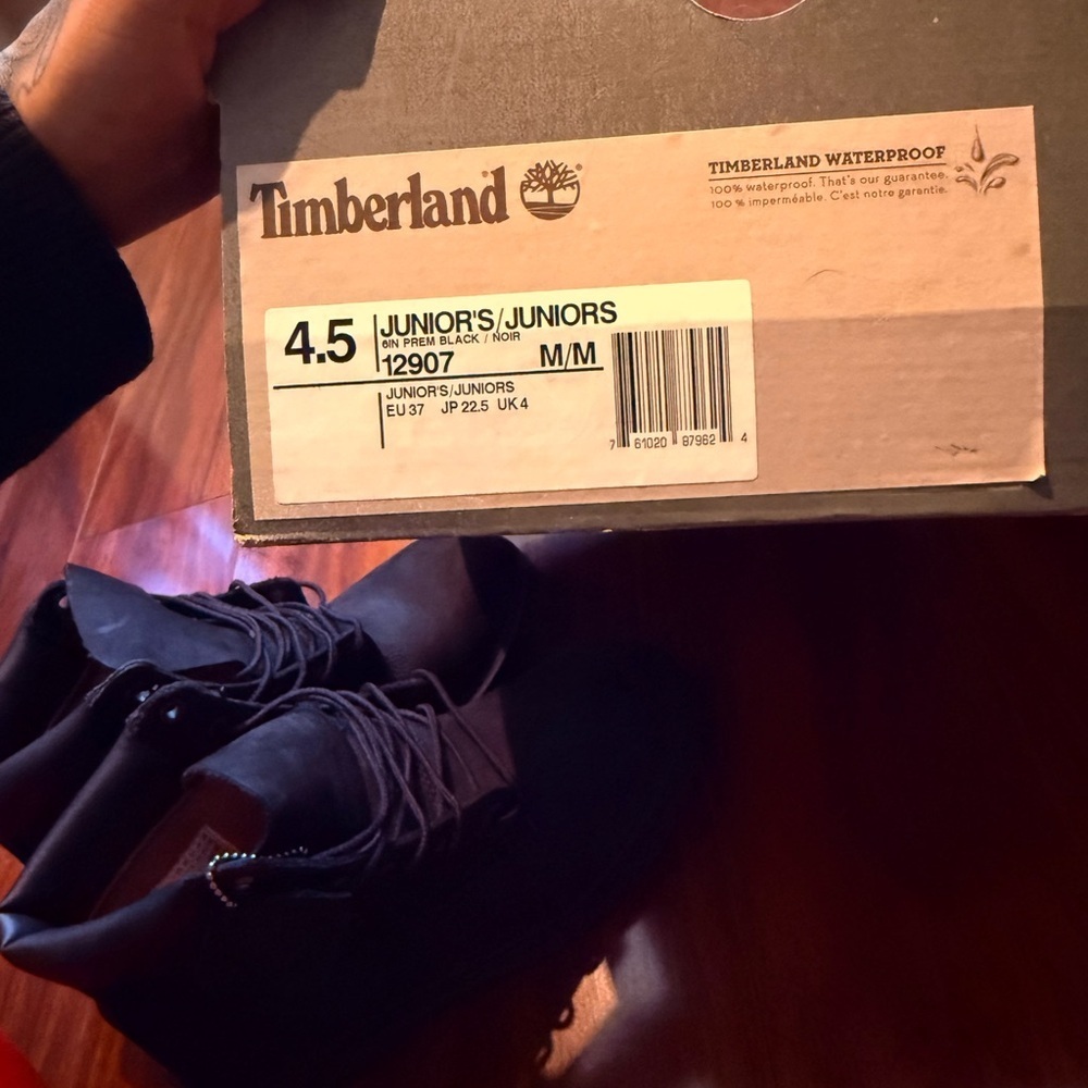 Timberland Black Nubuck Work Boot - Rugged Lug Sole - Picture 6 of 9
